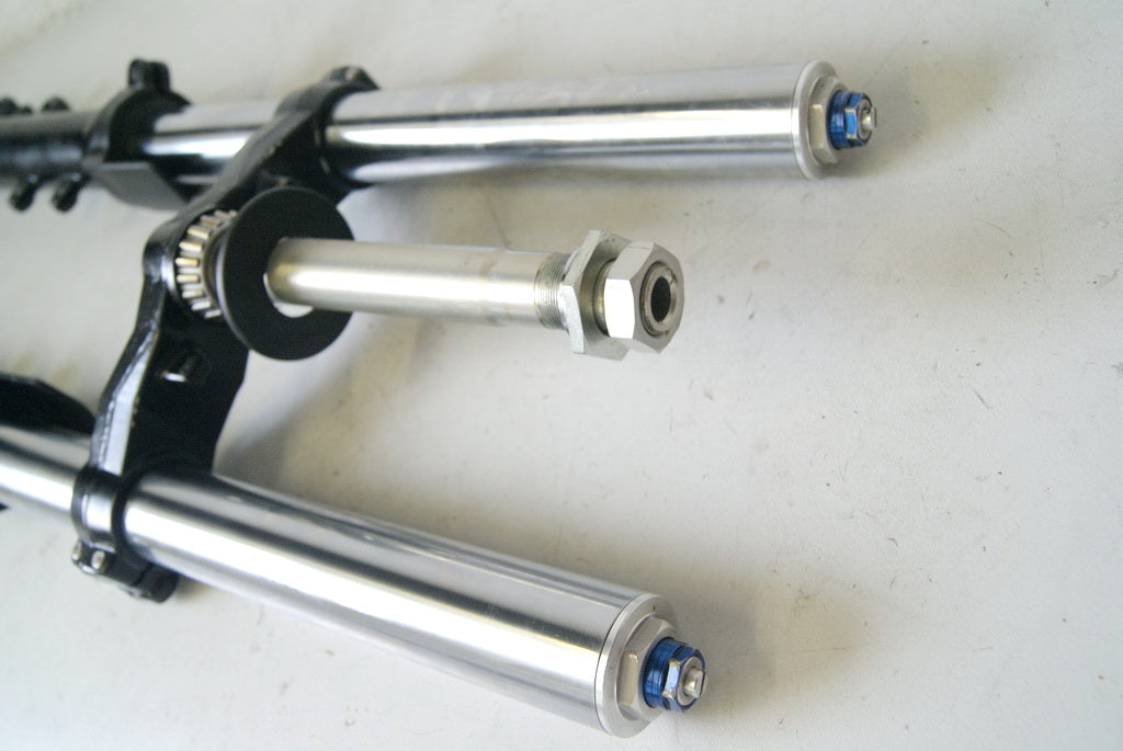 TRIUMPH DAYTONA 600 806LW GABEL GABELHOLM FORK
