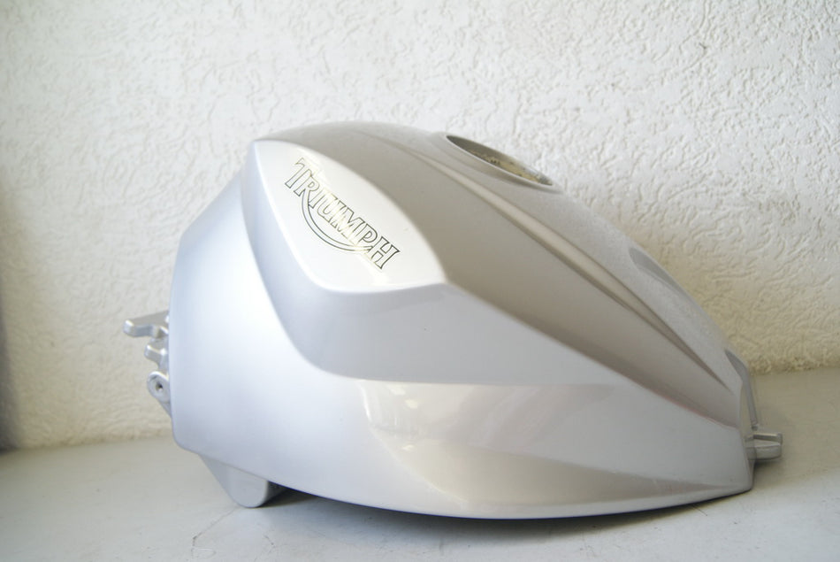 TRIUMPH DAYTONA 600 806LW TANK BENZINTANK FUEL
