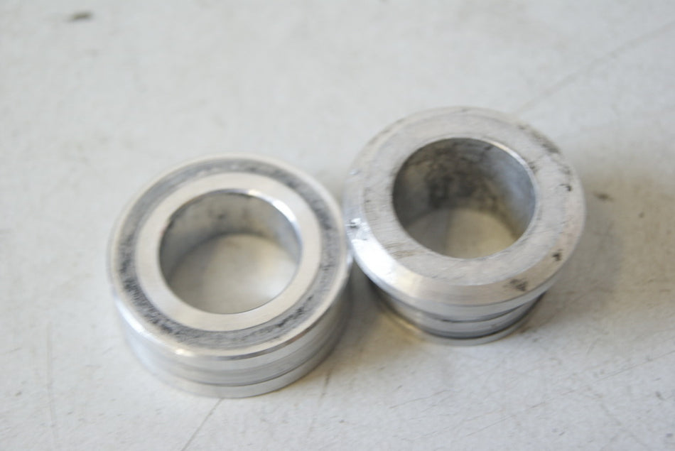 TRIUMPH DAYTONA 600 806LW SPACER REAR WHEEL AXLE