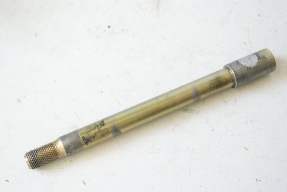 TRIUMPH DAYTONA 600 806LW FRONT AXLE SHAFT
