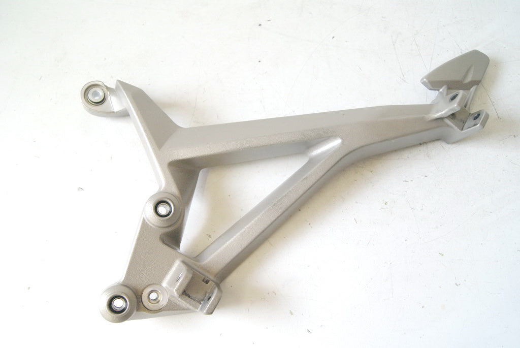 APRILIA SL 750 SHIVER ZD4RAA00 ESTRIBERA IZQUIERDA CONDUCTOR