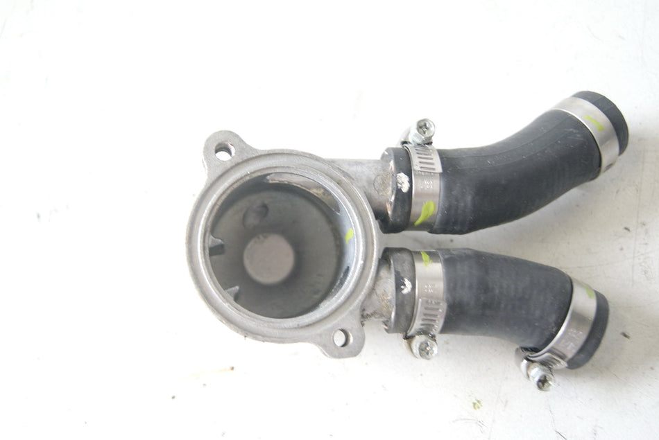 HONDA VFR 750 RC36 / 2 STUTZEN GEHÄUSE THERMOSTAT KÜHLERSCHLAUCH