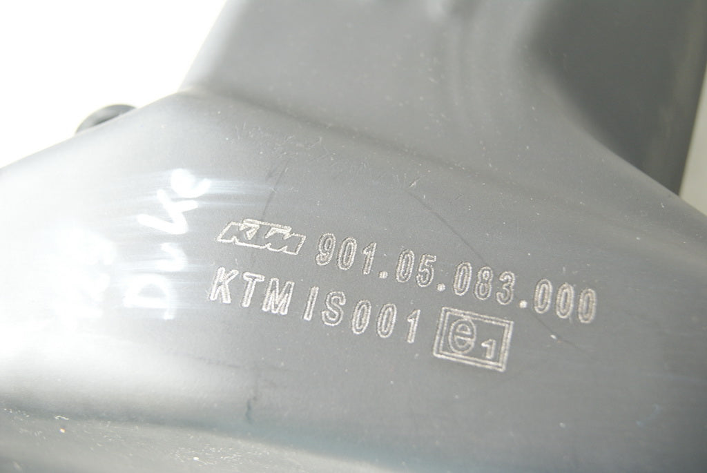 KTM 125 DUKE AUSPUFF original SCHALLDÄMPFER EXHAUST - neuwertiger Zustand