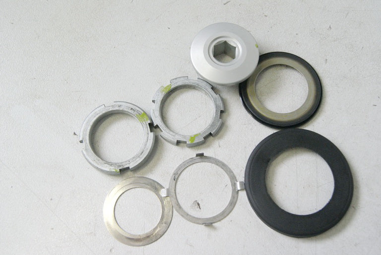 MOTO GUZZI NORGE 1200 ABS ZGULPH01 GABEL MUTTER LENKKOPF STAUBDICHTUNG