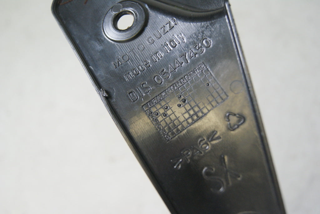 MOTO GUZZI NORGE 1200 ABS ZGULPH01 PROTECTOR TALÓN IZQUIERDO CUBIERTA PLACA REPOSAPIÉS