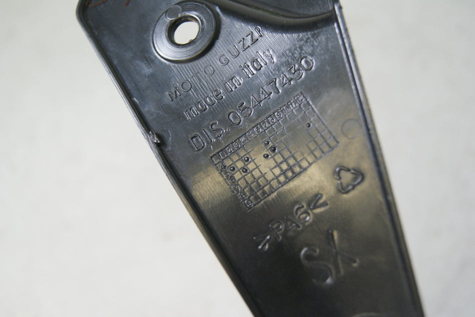 MOTO GUZZI NORGE 1200 ABS ZGULPH01 PROTECTOR TALÓN IZQUIERDO CUBIERTA PLACA REPOSAPIÉS