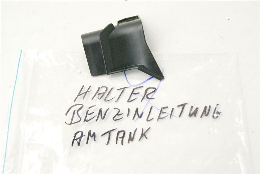 APRILIA TUONO V4 R 4TY HALTER BENZINLEITUNG TANK ABDECKUNG