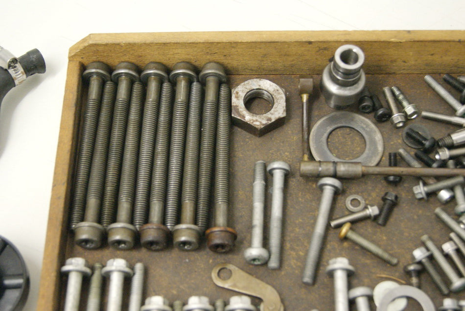 TRIUMPH DAYTONA 600 806LW SCHRAUBEN KLEINTEILE MOTOR