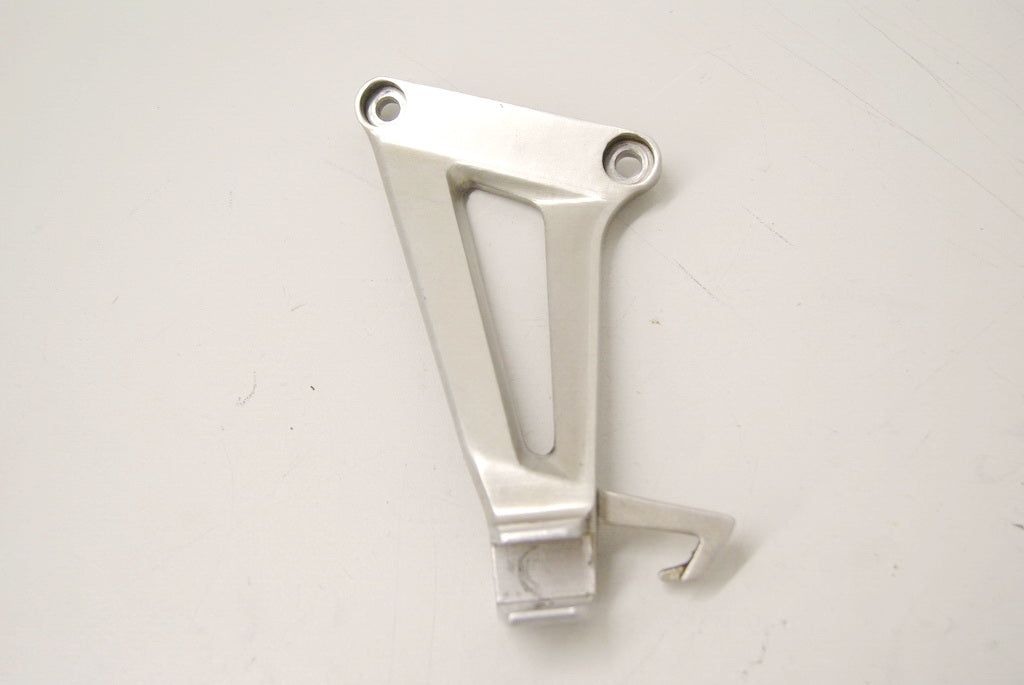 HONDA CBR 125 R JC39 PILLION FOOTREST BRACKET LEFT