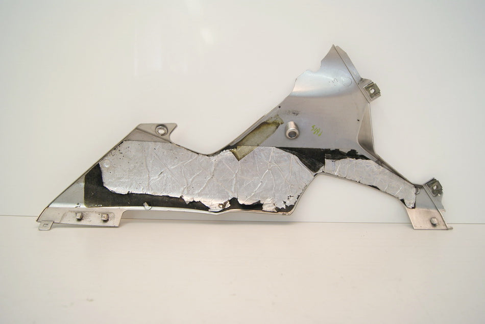 YAMAHA R1 RN09 VERKLEIDUNG BUG LINKS COWLING