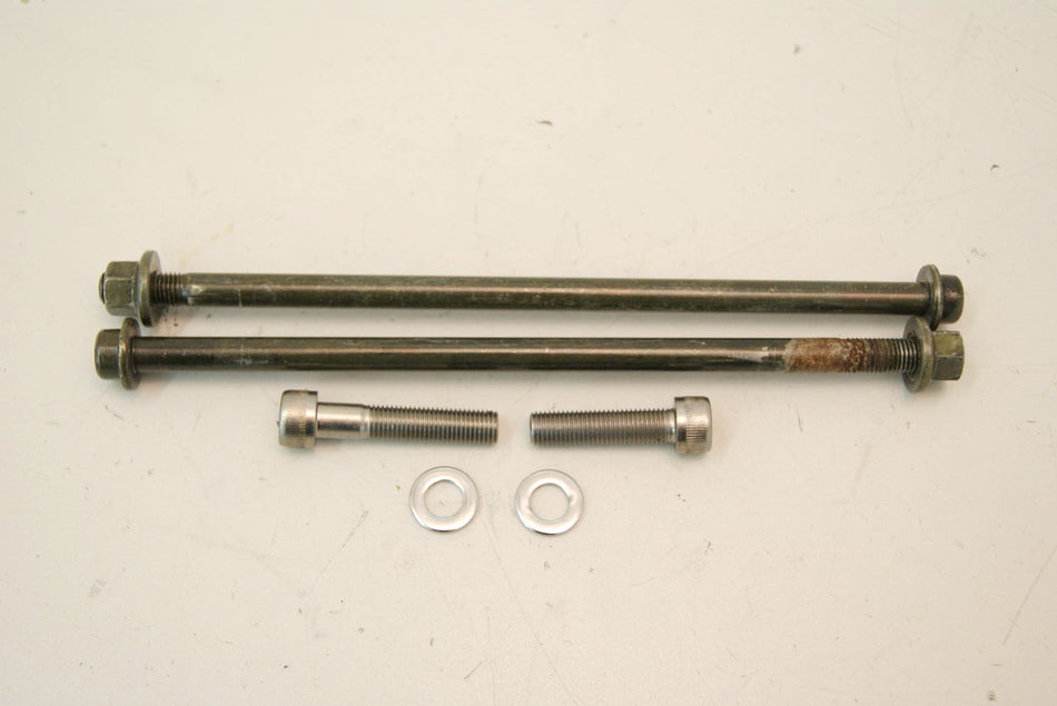 YAMAHA R1 RN09 EJE MOTOR SOPORTE PERNO