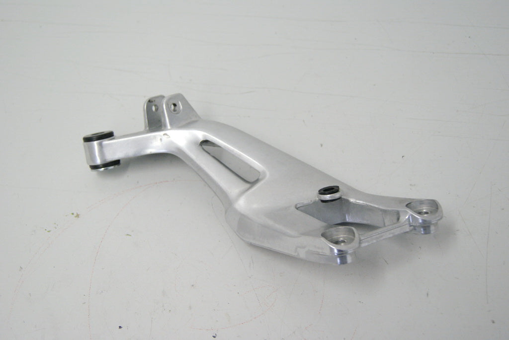HONDA CBR 1100 XX SC35 PASSENGER FOOTREST MOUNT LEFT FOOTREST