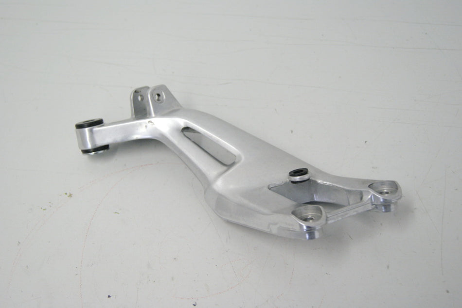 HONDA CBR 1100 XX SC35 REPOSAPIÉS PASAJERO IZQUIERDO FOOTREST