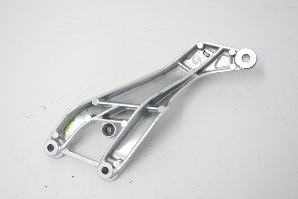 HONDA CBR 1100 XX SC35 PASSENGER FOOTREST MOUNT LEFT FOOTREST