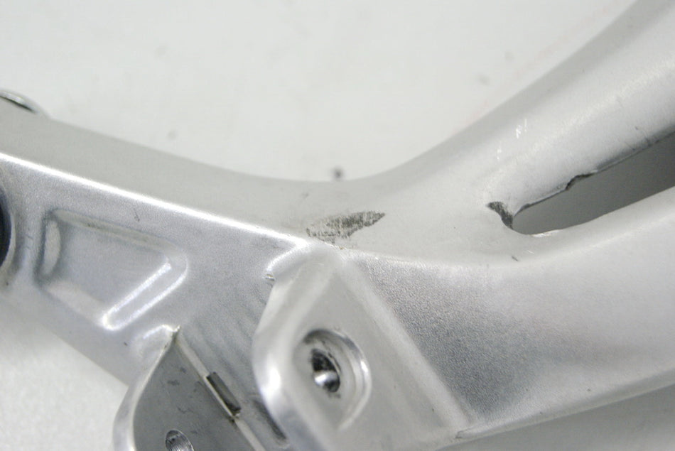 HONDA CBR 1100 XX SC35 SOPORTE ESTRIBERA PASAJERO DERECHO FOOTREST