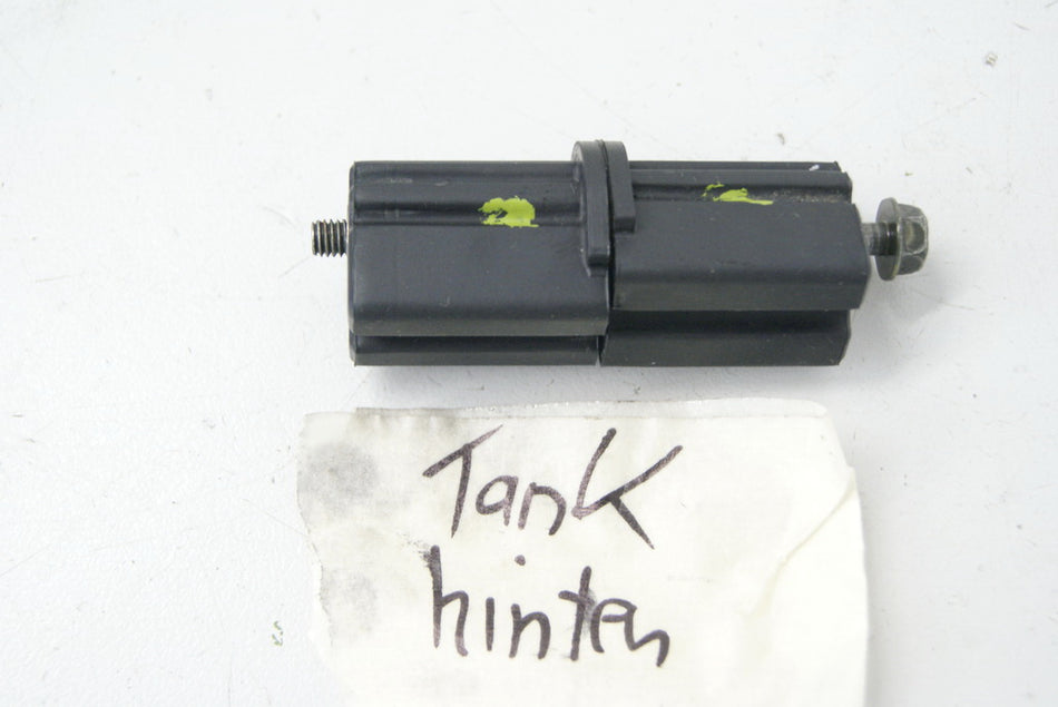YAMAHA FZ6 FAZER RJ07 TANK MOUNT REAR TANK HOLDER RUBBER