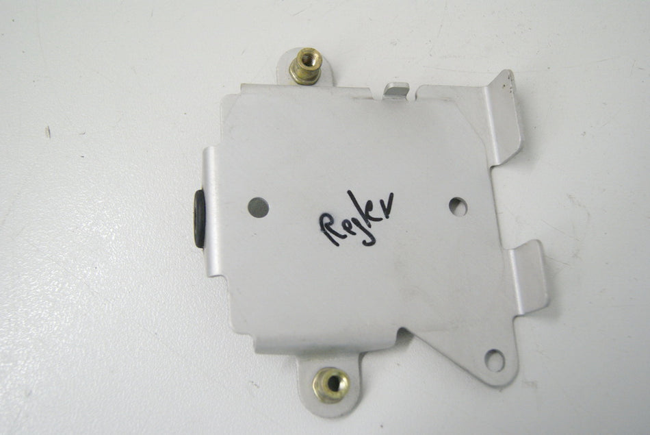 YAMAHA FZ6 FAZER RJ07 BRACKET REGULATOR HOLDER