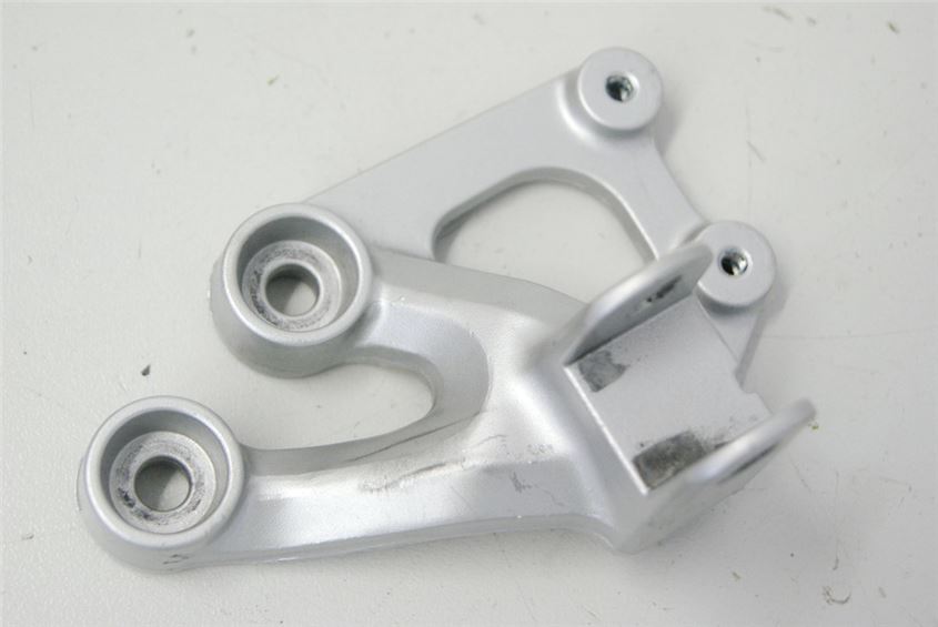 SUZUKI GSX-R 750 WVCW FOOTREST BRACKET RIDER LEFT