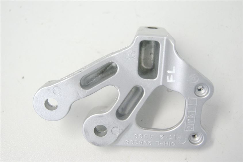 SUZUKI GSX-R 750 WVCW FOOTREST BRACKET RIDER LEFT