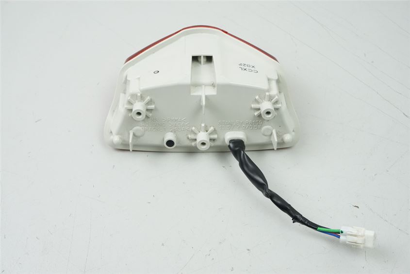 SUZUKI GSX-R 750 WVCW TAIL LIGHT