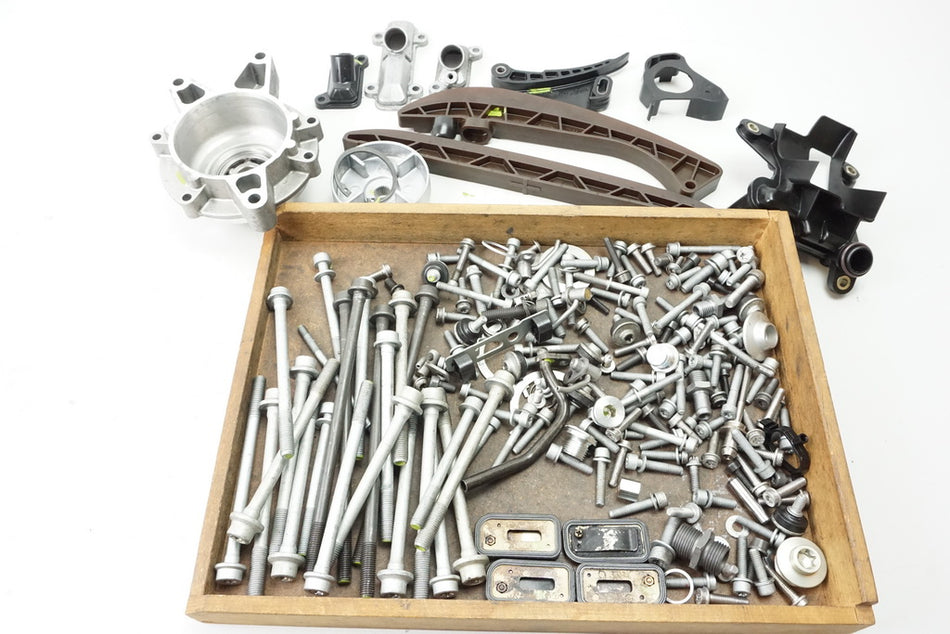 BMW K 1200 R K12R TORNILLOS Y PIEZAS PEQUEÑAS - MOTOR