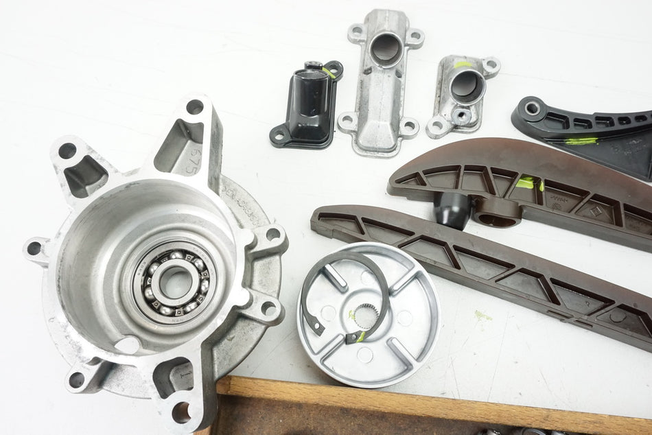 BMW K 1200 R K12R TORNILLOS Y PIEZAS PEQUEÑAS - MOTOR