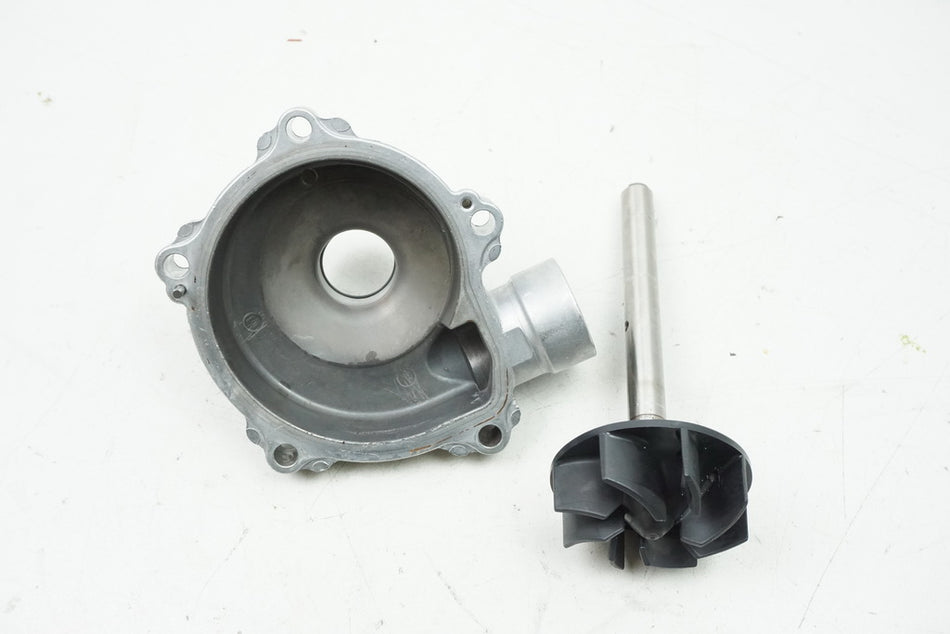 YAMAHA FZ-1 N RN16 DECKEL WASSERPUMPE ÖLPUMPE WELLE