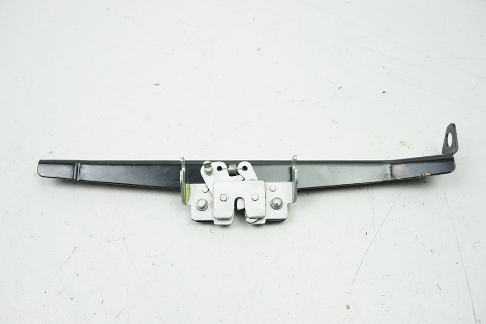 BMW C1 125 EXECUTIVE LOCK SEAT HOLDER