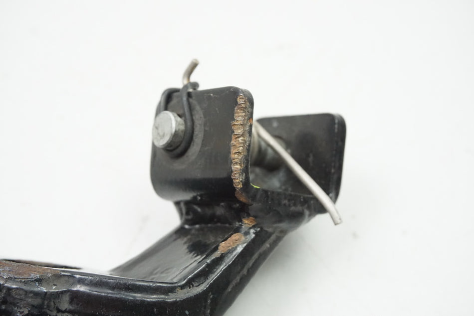 BMW F 650 169 FOOTREST BRACKET RIDER RIGHT SUPPORT PLATE