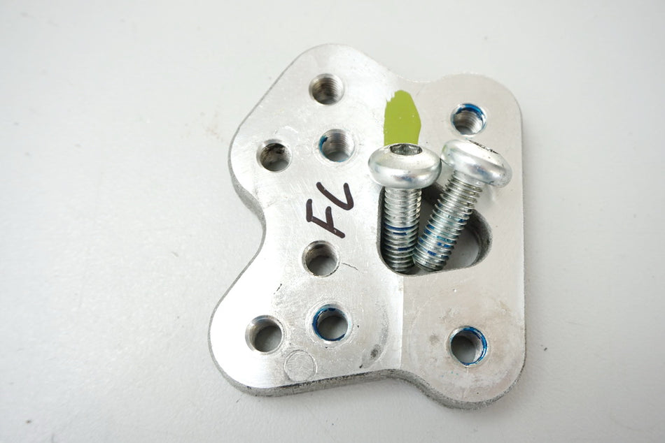 SUZUKI GSX-R 600 WVCV RIDER LEFT FOOTREST HOLDER MOUNT