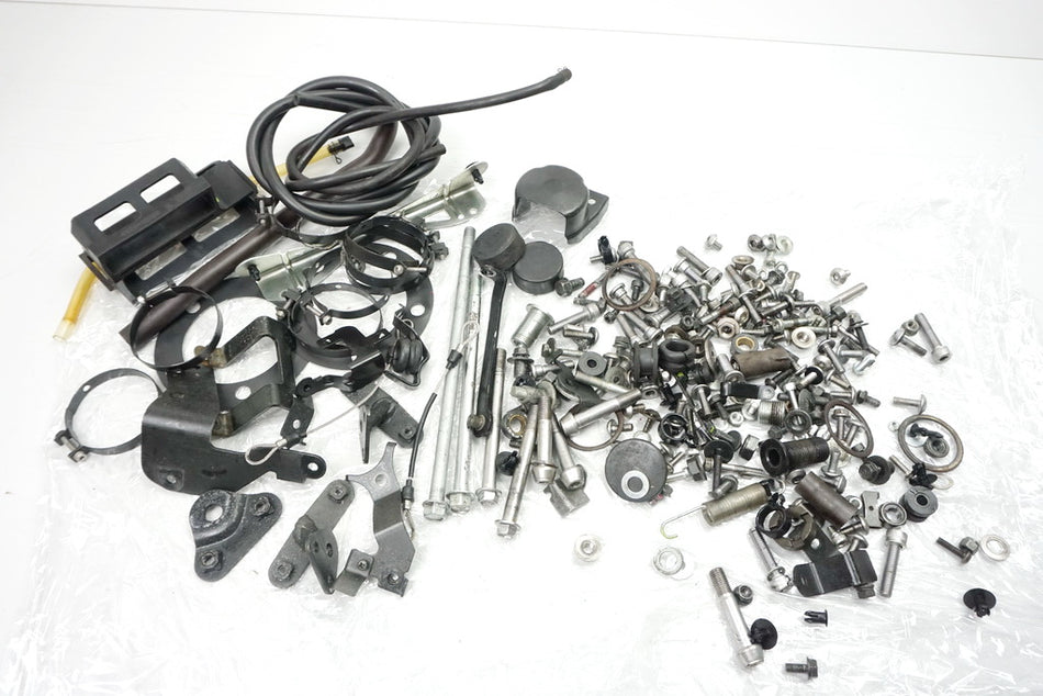 KAWASAKI Z 750 ZR750L SCHRAUBEN KLEINTEILE