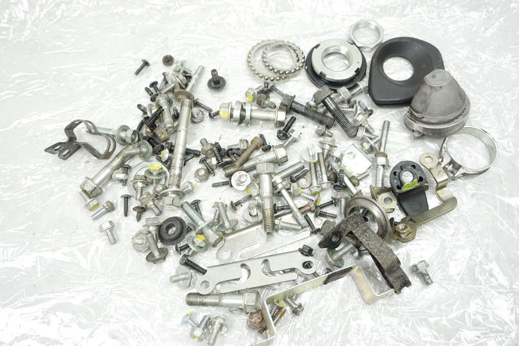 HONDA NSC 50 WH AF72 VISION Tornillos Tuercas Piezas pequeñas Soporte para chasis
