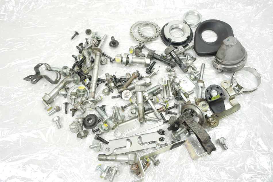 HONDA NSC 50 WH AF72 VISION Schrauben Muttern Kleinteile Halter für Rahmen