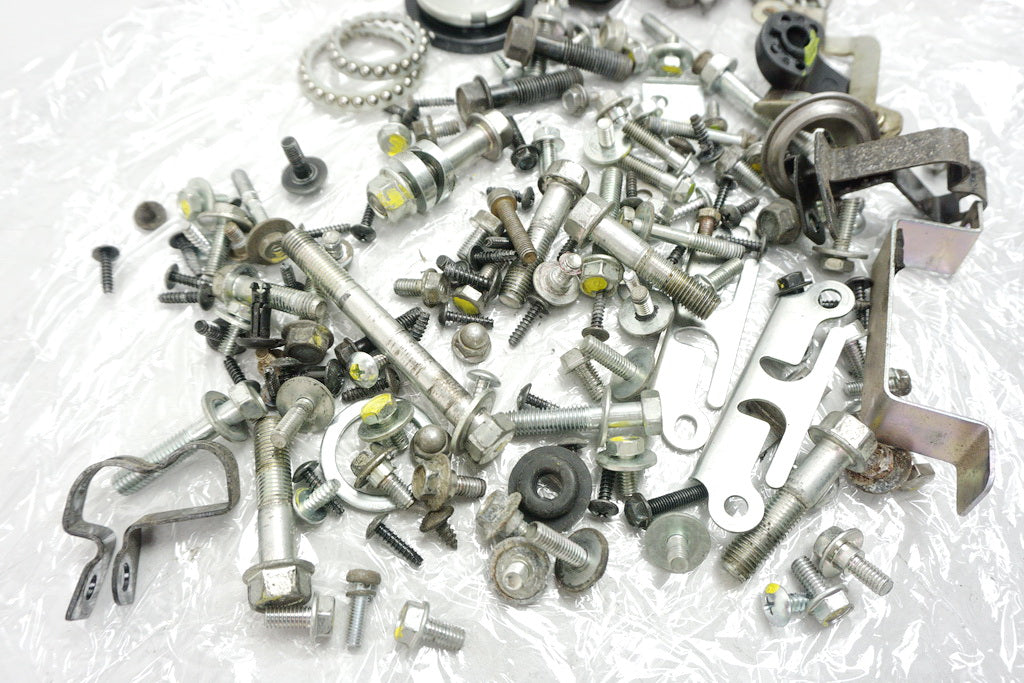 HONDA NSC 50 WH AF72 VISION Tornillos Tuercas Piezas pequeñas Soporte para chasis