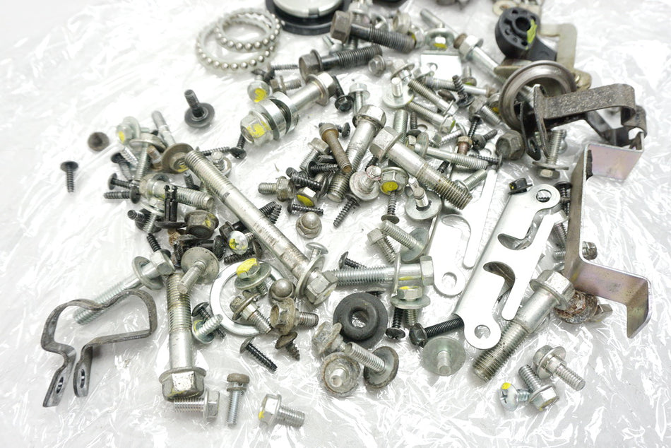 HONDA NSC 50 WH AF72 VISION Schrauben Muttern Kleinteile Halter für Rahmen