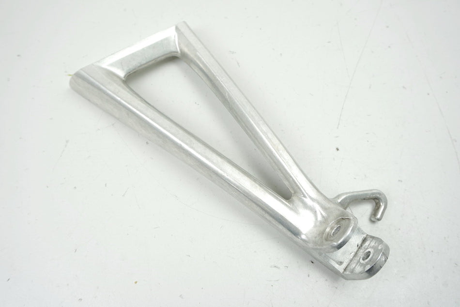 YAMAHA R6 RJ05/ RJ09 FUßRASTENTRÄGER SOZIUS LINKS FOOTREST