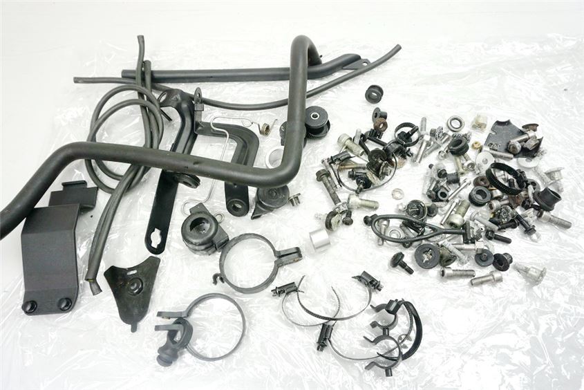 TRIUMPH SPEED TRIPLE 955 i T509 SCHRAUBEN & KLEINTEILE