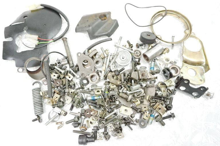 MBK YQ 100 NITRO TORNILLOS Y PIEZAS PEQUEÑAS