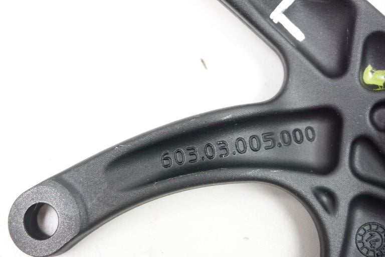 KTM 1290 SUPERDUKE R MOTORHALTER LINKS HALTERUNG MOTOR