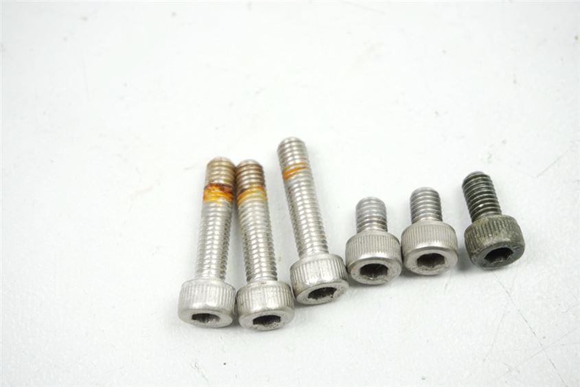 YAMAHA FZS 1000 RN06 FAZER TORNILLOS TAPA DEPÓSITO