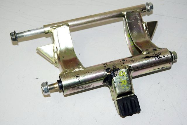 HONDA SCV 100 JF11 LEAD SOPORTE DE MONTAJE DEL MOTOR