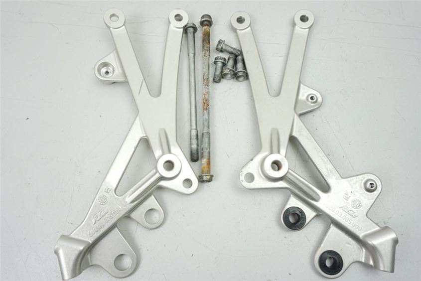 SOPORTE DE MOTOR KTM 950 LC8 ADVENTURE