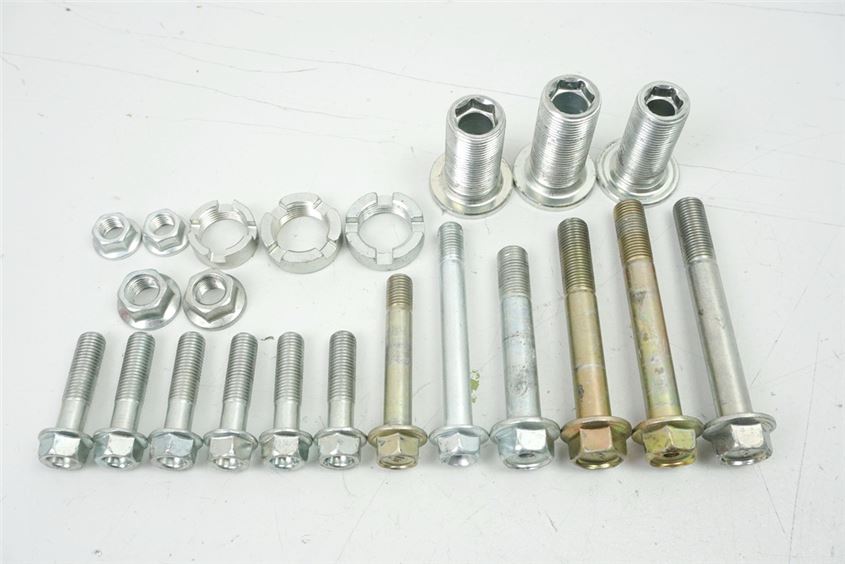 HONDA GL 1800 SC47 A ABS GOLDWING SCREWS ENGINE BOLT BRACKET
