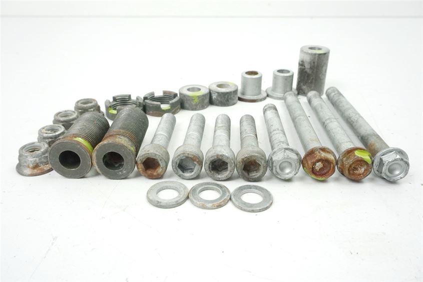 APRILIA ETV 1000 CAPO NORD SOPORTE MOTOR TORNILLOS EJE