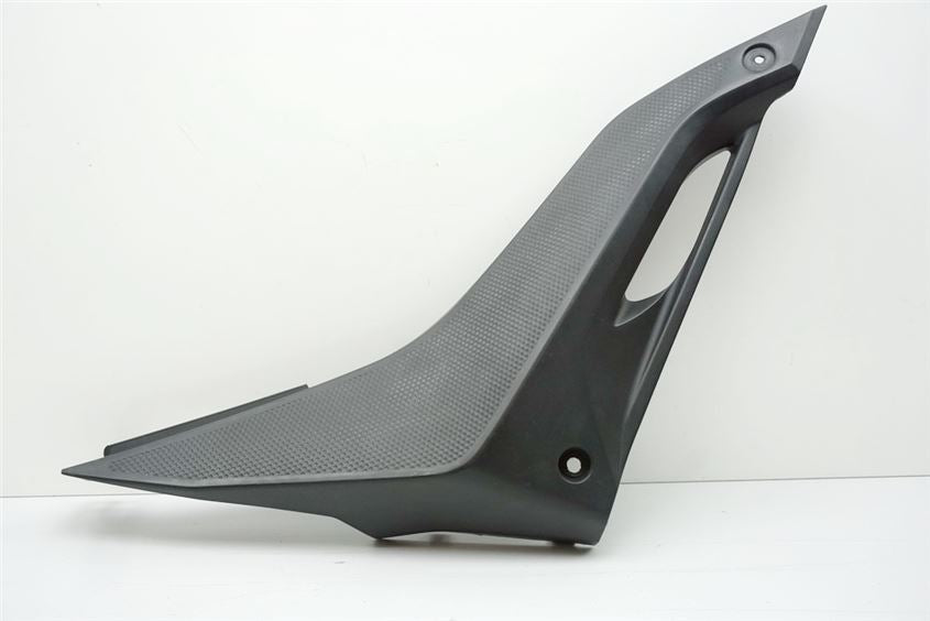 YAMAHA YZF-R 125 RE06 TAPA LATERAL DERECHA CUBIERTA CHASIS