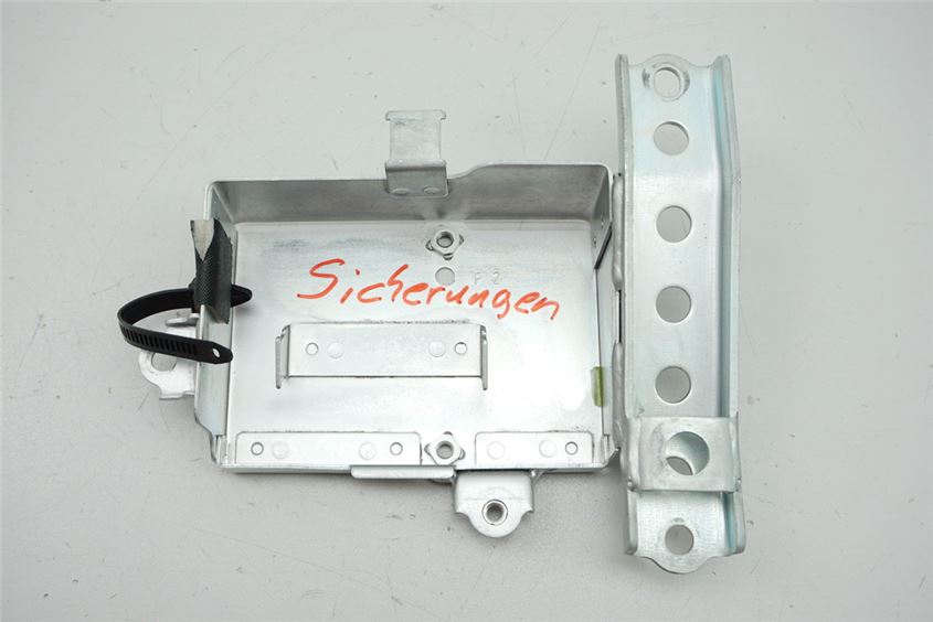 SUZUKI VL 800 C WVBM JS1BM11 INTRUDER BRACKET REGULATOR FUSES
