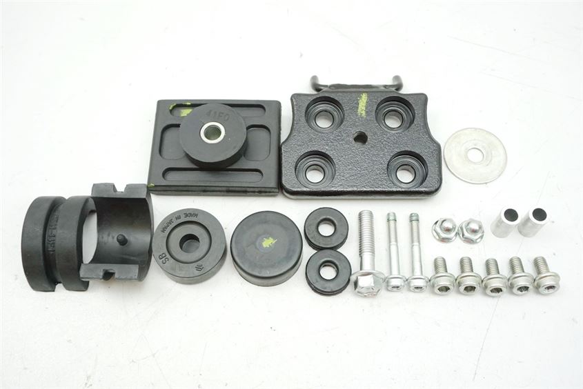 SUZUKI VL 800 C WVBM JS1BM11 INTRUDER HALTERUNG TANK GUMMIS SCHRAUBEN