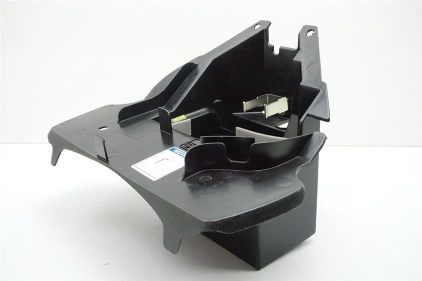SUZUKI VL 800 C WVBM JS1BM11 INTRUDER BATTERY BOX BATTERY COMPARTMENT