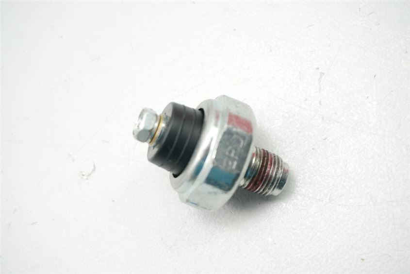 SUZUKI VL 800 C WVBM JS1BM11 INTRUDER SENSOR DE PRESIÓN DE ACEITE