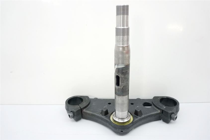 SUZUKI VL 800 C WVBM JS1BM11 INTRUDER LOWER TRIPLE CLAMP FORK